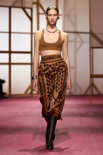 Look 54